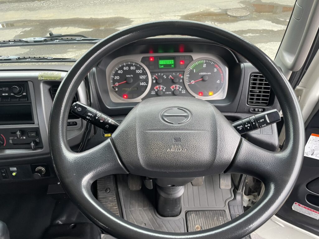 平成23年　レンジャー４トン４段クレーン　ロング　ラジコン　車検1年付