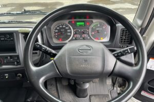 サムネイル: 平成23年　レンジャー４トン４段クレーン　ロング　ラジコン　車検1年付