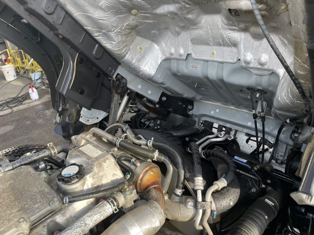 平成23年　レンジャー４トン４段クレーン　ロング　ラジコン　車検1年付