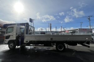 サムネイル: 平成23年　レンジャー４トン４段クレーン　ロング　ラジコン　車検1年付