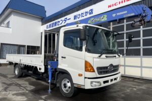 サムネイル: 平成23年　レンジャー４トン４段クレーン　ロング　ラジコン　車検1年付