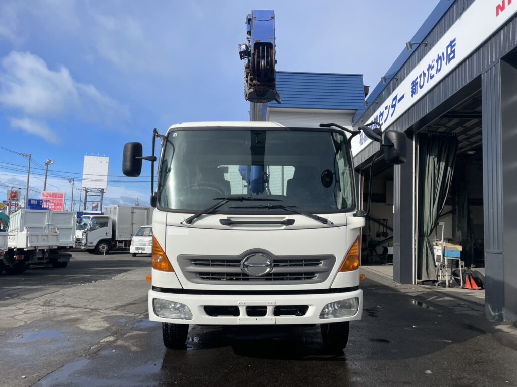 平成23年　レンジャー４トン４段クレーン　ロング　ラジコン　車検1年付