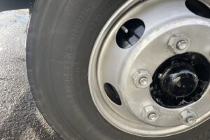 サムネイル: 平成23年　レンジャー４トン４段クレーン　ロング　ラジコン　車検1年付