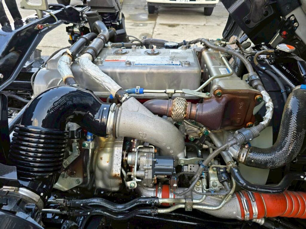 平成30年　日野　レンジャー　４トンダンプ　コボレーン付・荷台塗装済！（車検1年付）