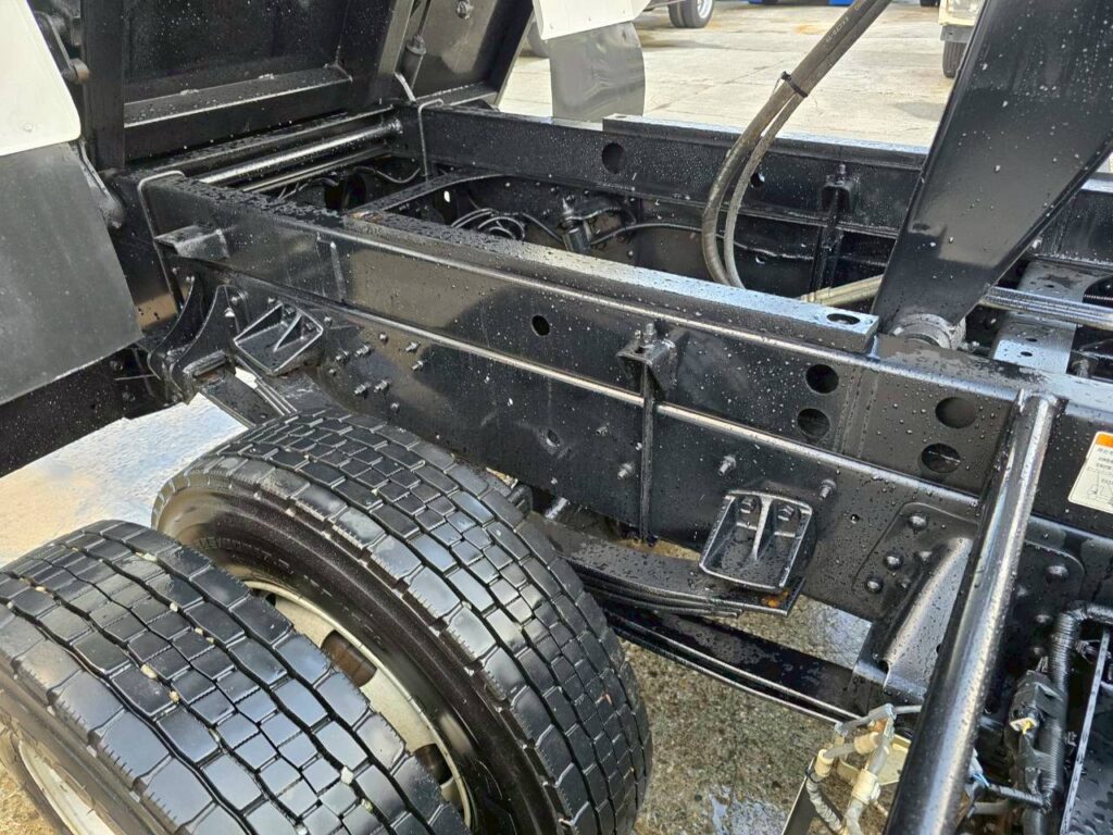 平成30年　日野　レンジャー　４トンダンプ　コボレーン付・荷台塗装済！（車検1年付）