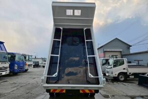 サムネイル: 平成30年　日野　レンジャー　４トンダンプ　コボレーン付・荷台塗装済！（車検1年付）