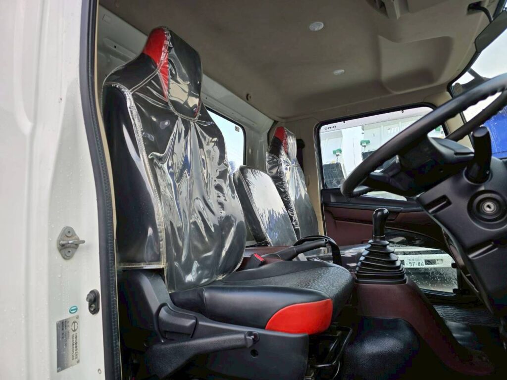 平成30年　日野　レンジャー　４トンダンプ　コボレーン付・荷台塗装済！（車検1年付）