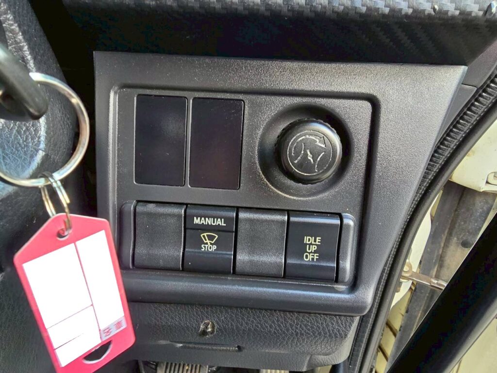 平成30年　日野　レンジャー　４トンダンプ　コボレーン付・荷台塗装済！（車検1年付）