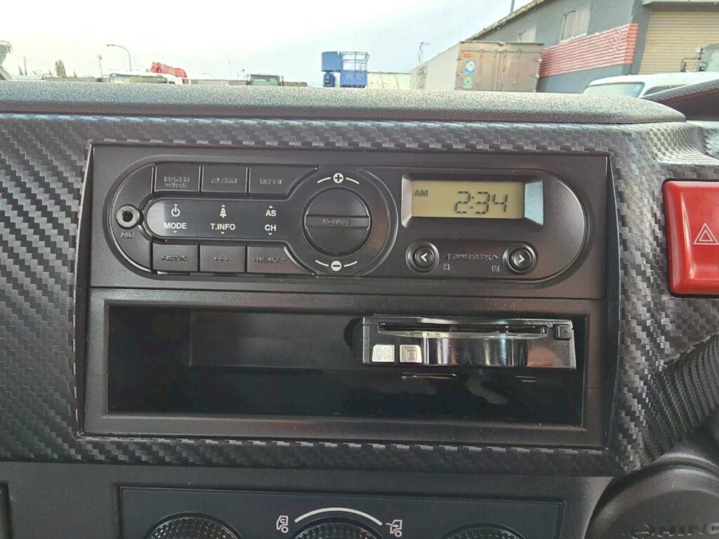 平成30年　日野　レンジャー　４トンダンプ　コボレーン付・荷台塗装済！（車検1年付）