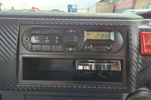 サムネイル: 平成30年　日野　レンジャー　４トンダンプ　コボレーン付・荷台塗装済！（車検1年付）