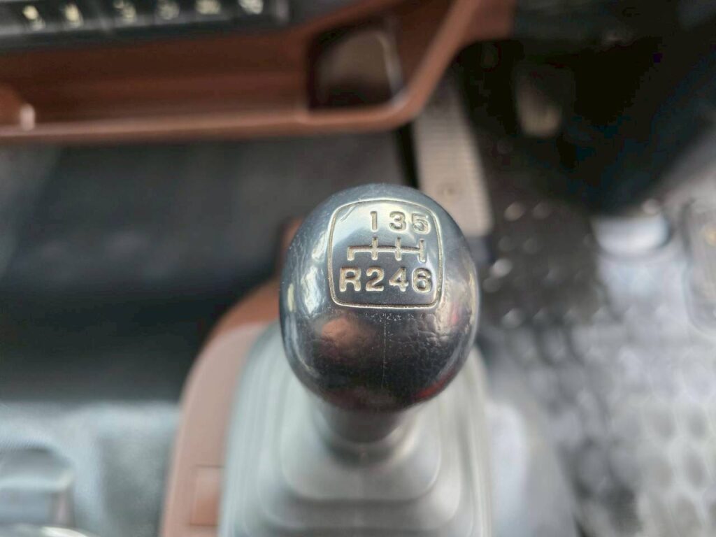 平成30年　日野　レンジャー　４トンダンプ　コボレーン付・荷台塗装済！（車検1年付）