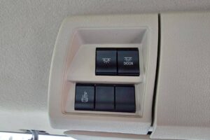 サムネイル: 平成30年　日野　レンジャー　４トンダンプ　コボレーン付・荷台塗装済！（車検1年付）