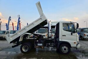 サムネイル: 平成30年　日野　レンジャー　４トンダンプ　コボレーン付・荷台塗装済！（車検1年付）