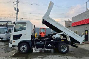 サムネイル: 平成30年　日野　レンジャー　４トンダンプ　コボレーン付・荷台塗装済！（車検1年付）