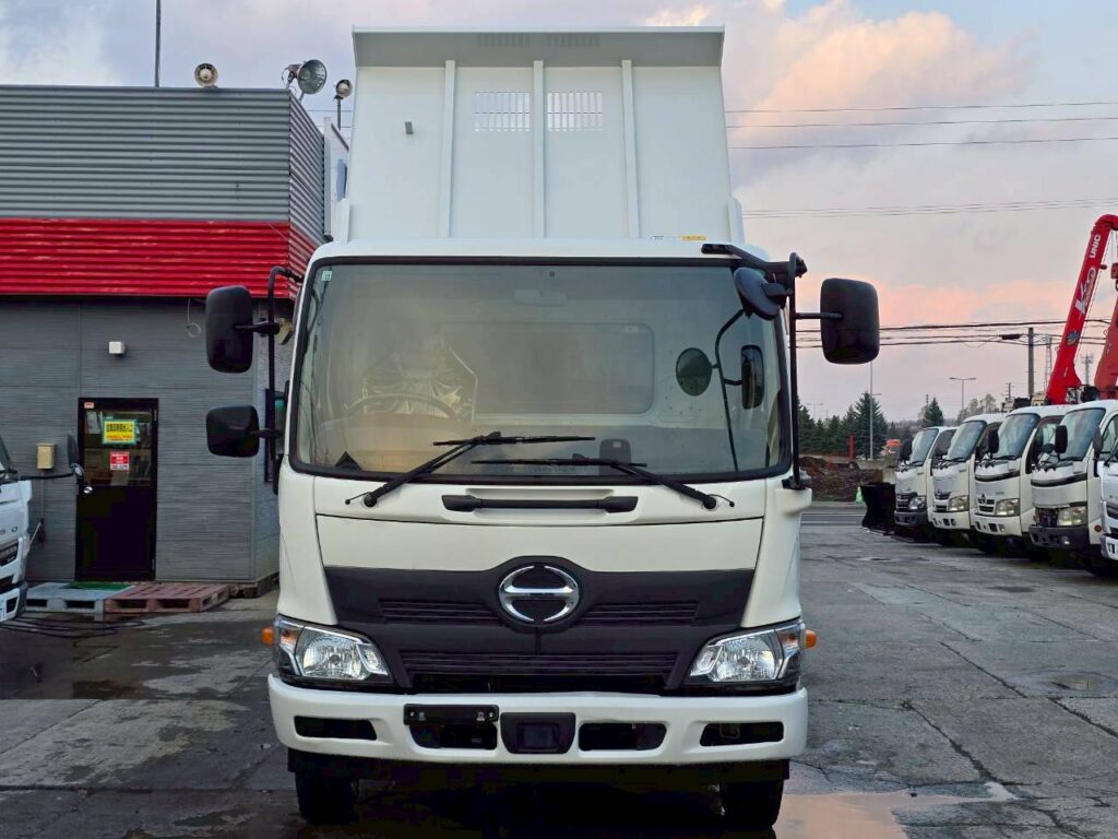 平成30年　日野　レンジャー　４トンダンプ　コボレーン付・荷台塗装済！（車検1年付）