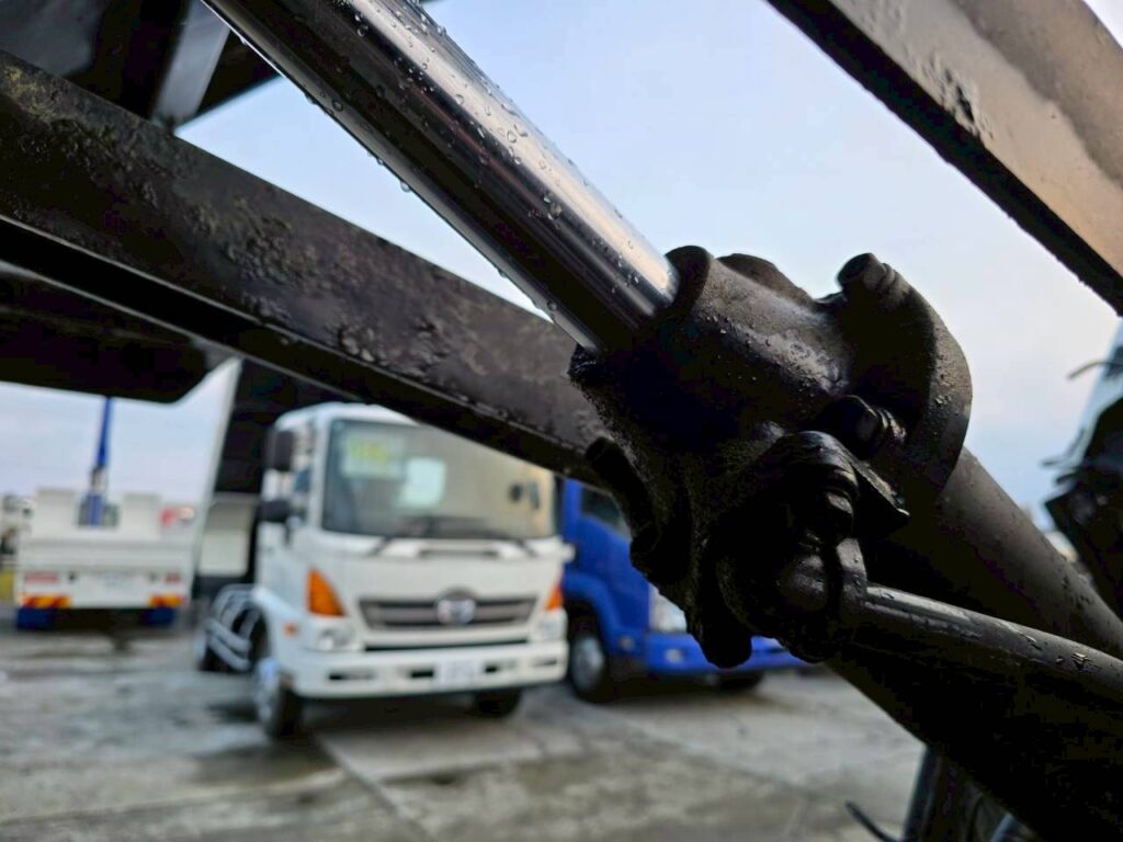 平成29年　日野　レンジャー　４トンダンプ　Ｌゲート・電動コボレーン付（車検令和８年２月）