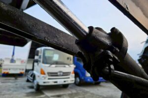 サムネイル: 平成29年　日野　レンジャー　４トンダンプ　Ｌゲート・電動コボレーン付（車検令和８年２月）