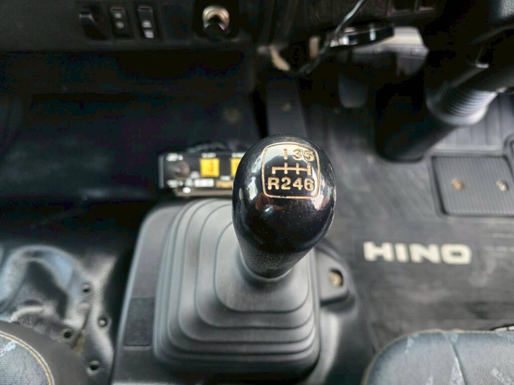 平成29年　日野　レンジャー　４トンダンプ　Ｌゲート・電動コボレーン付（車検令和８年２月）