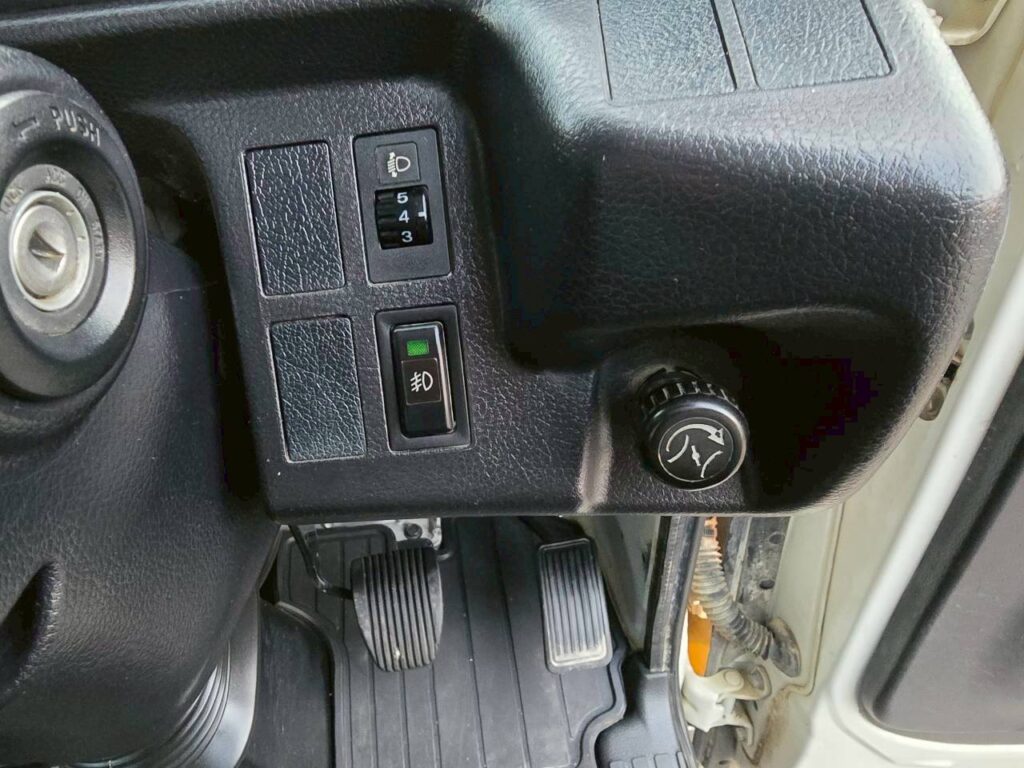 平成29年　日野　レンジャー　４トンダンプ　Ｌゲート・電動コボレーン付（車検令和８年２月）