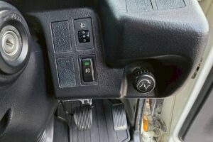 サムネイル: 平成29年　日野　レンジャー　４トンダンプ　Ｌゲート・電動コボレーン付（車検令和８年２月）