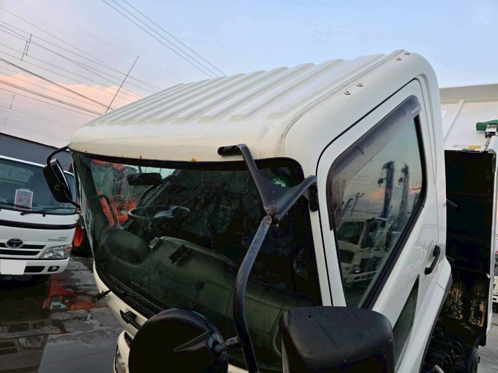 平成29年　日野　レンジャー　４トンダンプ　Ｌゲート・電動コボレーン付（車検令和８年２月）