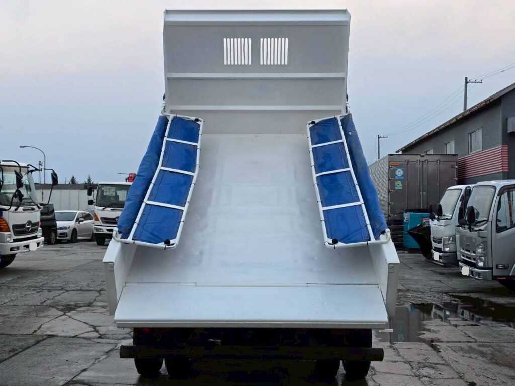 平成29年　日野　レンジャー　４トンダンプ　Ｌゲート・電動コボレーン付（車検令和８年２月）