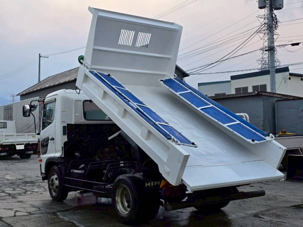 平成29年　日野　レンジャー　４トンダンプ　Ｌゲート・電動コボレーン付（車検令和８年２月）