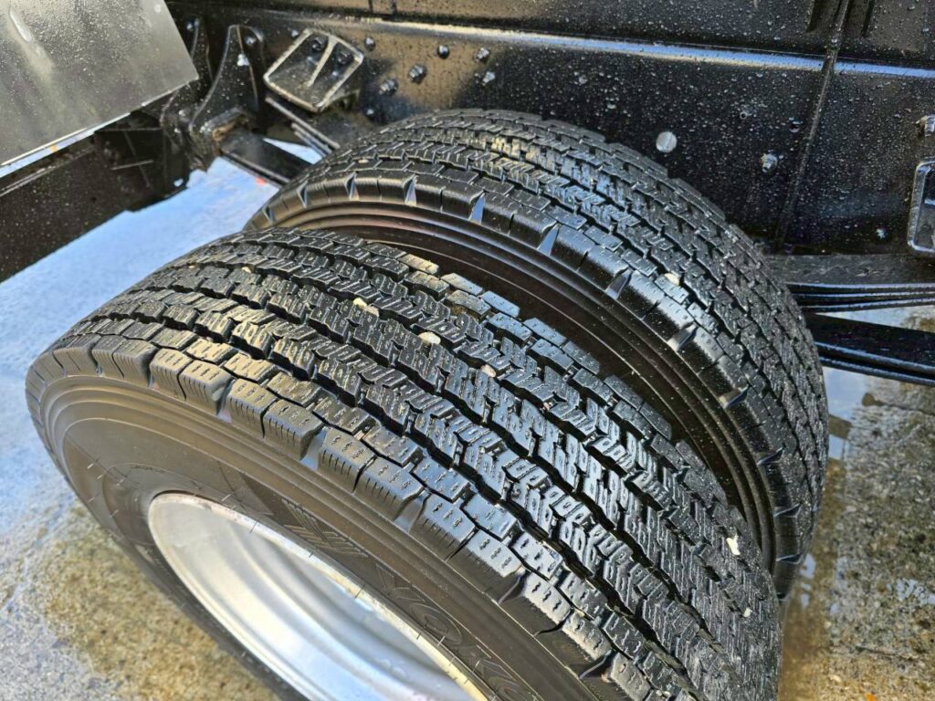 令和１年　日野　レンジャー　４トンダンプ　コボレーン付・荷台塗装済！（車検1年付）