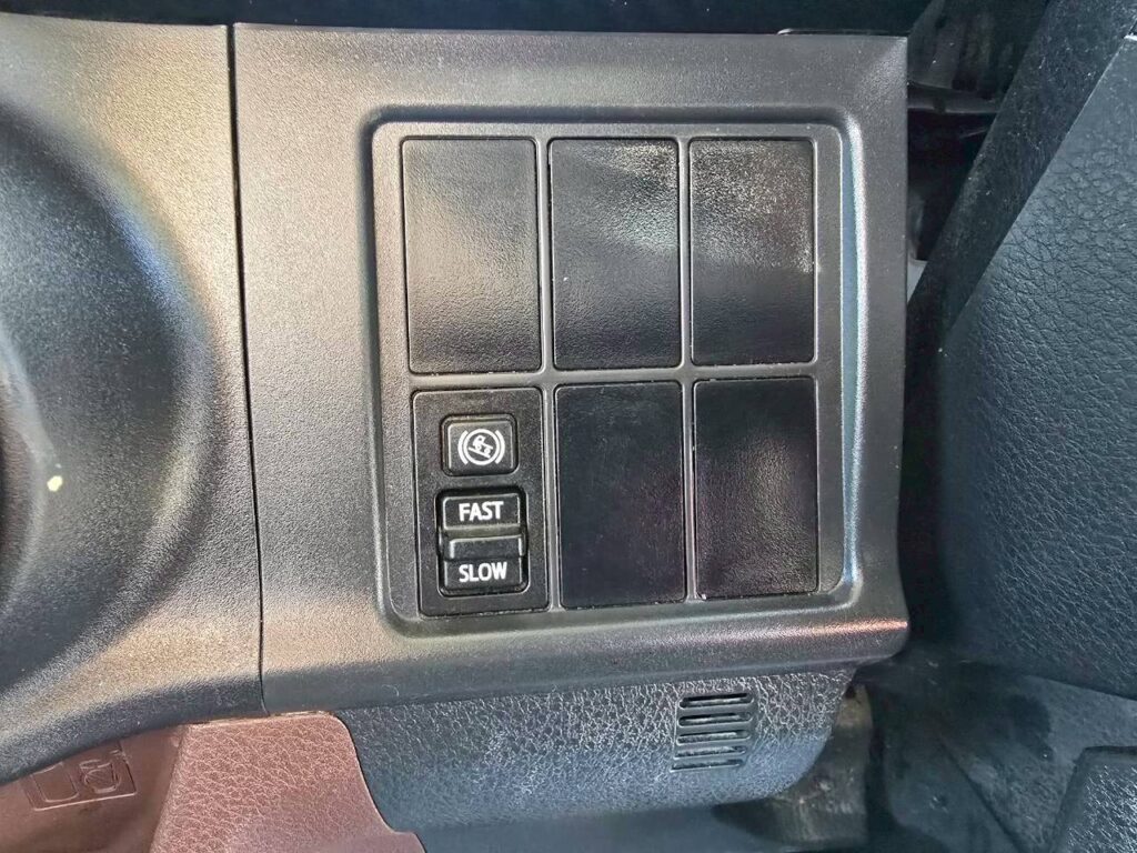 令和１年　日野　レンジャー　４トンダンプ　コボレーン付・荷台塗装済！（車検1年付）