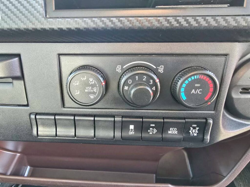 令和１年　日野　レンジャー　４トンダンプ　コボレーン付・荷台塗装済！（車検1年付）