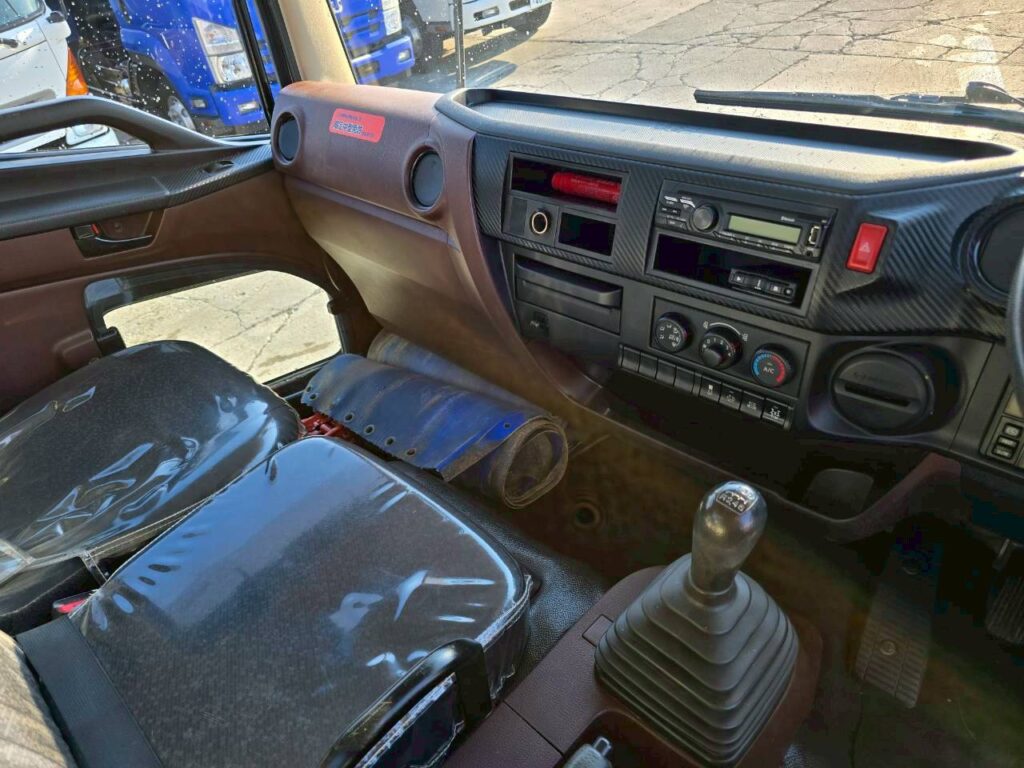 令和１年　日野　レンジャー　４トンダンプ　コボレーン付・荷台塗装済！（車検1年付）