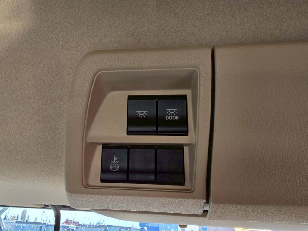 令和１年　日野　レンジャー　４トンダンプ　コボレーン付・荷台塗装済！（車検1年付）