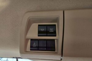 サムネイル: 令和１年　日野　レンジャー　４トンダンプ　コボレーン付・荷台塗装済！（車検1年付）