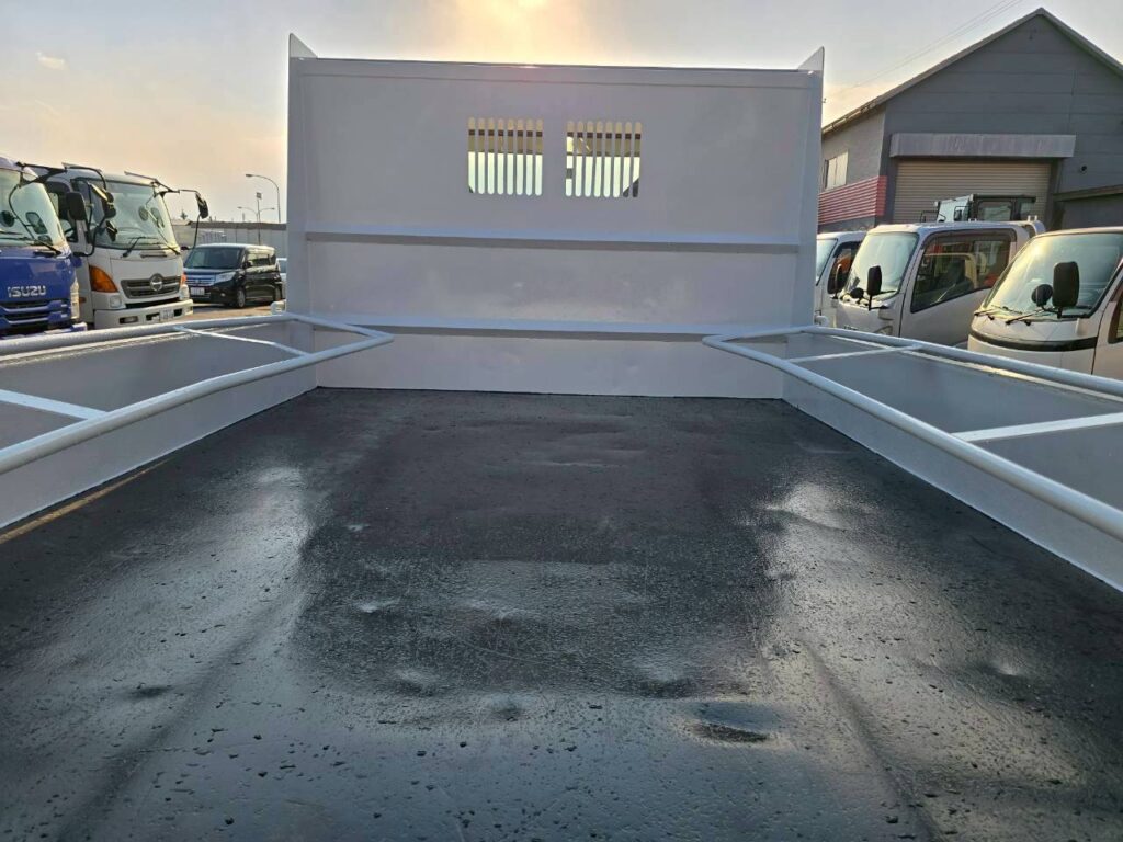 令和１年　日野　レンジャー　４トンダンプ　コボレーン付・荷台塗装済！（車検1年付）