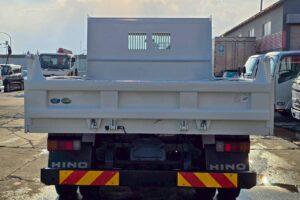 サムネイル: 令和１年　日野　レンジャー　４トンダンプ　コボレーン付・荷台塗装済！（車検1年付）