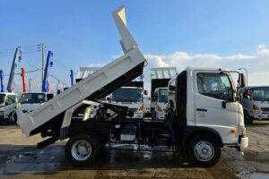 サムネイル: 令和１年　日野　レンジャー　４トンダンプ　コボレーン付・荷台塗装済！（車検1年付）