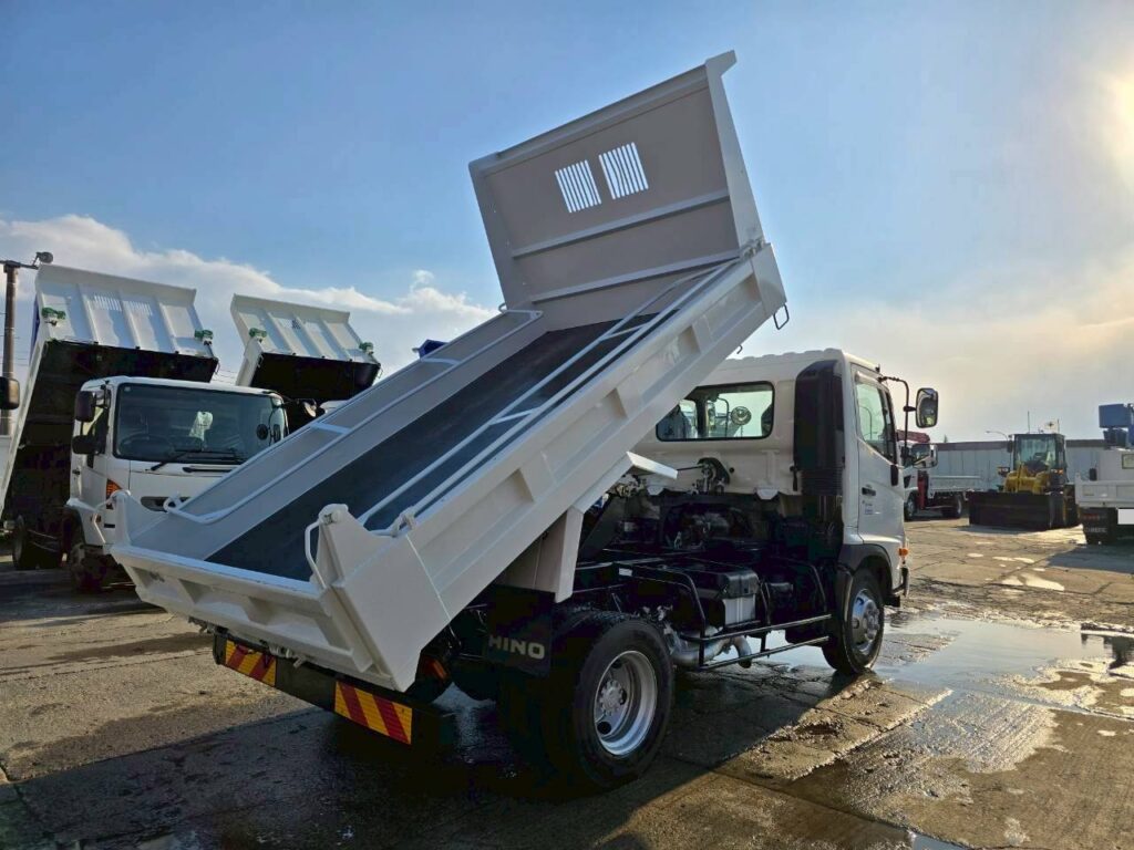 令和１年　日野　レンジャー　４トンダンプ　コボレーン付・荷台塗装済！（車検1年付）