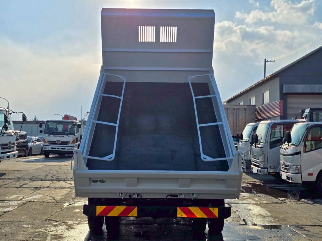 令和１年　日野　レンジャー　４トンダンプ　コボレーン付・荷台塗装済！（車検1年付）