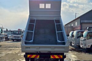 サムネイル: 令和１年　日野　レンジャー　４トンダンプ　コボレーン付・荷台塗装済！（車検1年付）