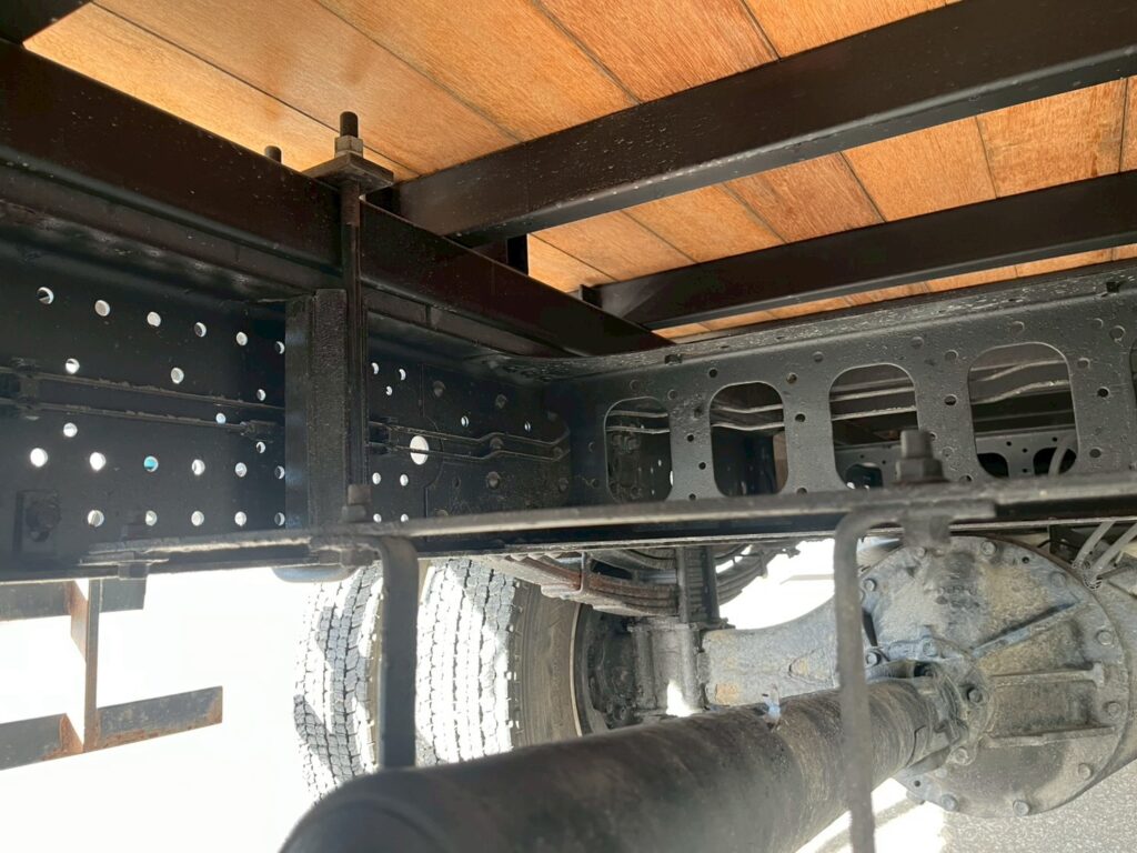 平成21年　いすゞ　フォワード　４トン４段クレーン　ロングジャッキ・フックイン・ラジコン付