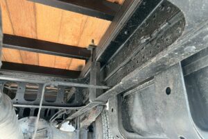 サムネイル: 平成21年　いすゞ　フォワード　４トン４段クレーン　ロングジャッキ・フックイン・ラジコン付