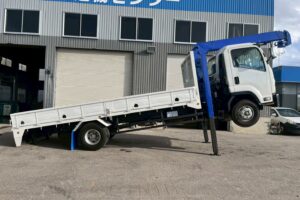 サムネイル: 平成21年　いすゞ　フォワード　４トン４段クレーン　ロングジャッキ・フックイン・ラジコン付