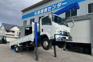 サムネイル: 平成21年　いすゞ　フォワード　４トン４段クレーン　ロングジャッキ・フックイン・ラジコン付