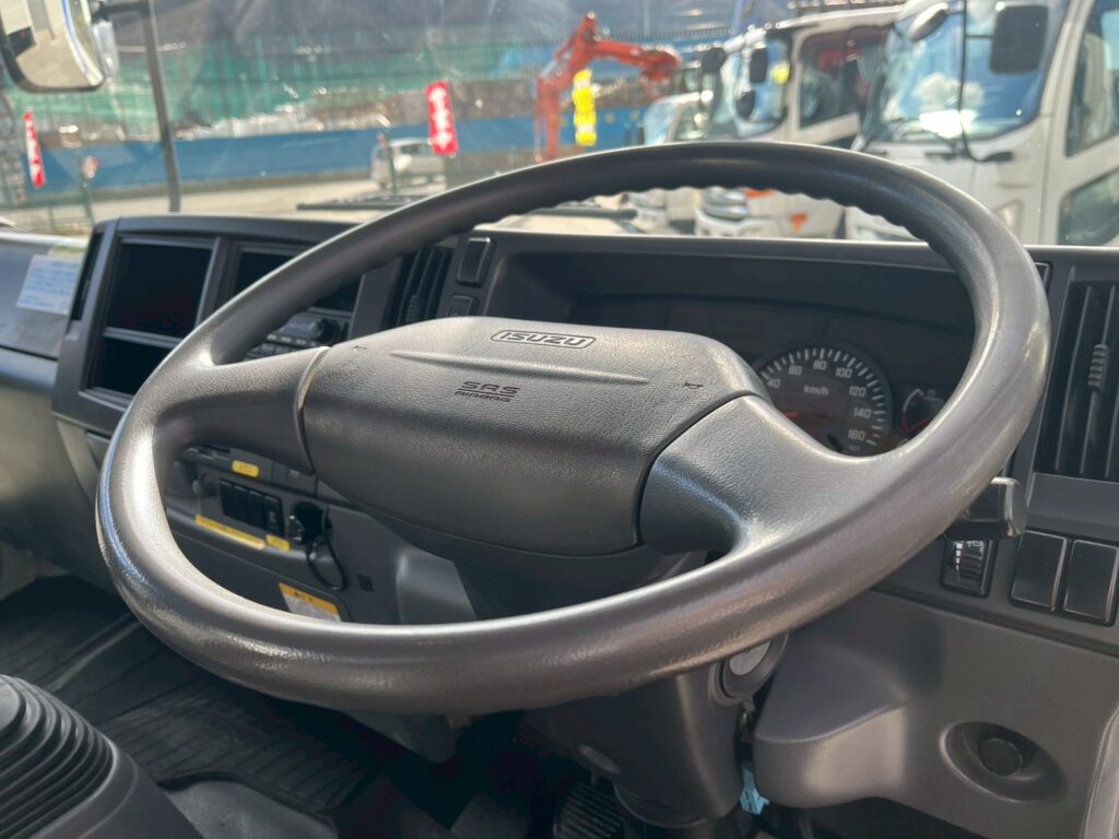 平成21年　いすゞ　フォワード　４トン４段クレーン　ロングジャッキ・フックイン・ラジコン付