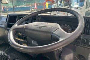 サムネイル: 平成21年　いすゞ　フォワード　４トン４段クレーン　ロングジャッキ・フックイン・ラジコン付