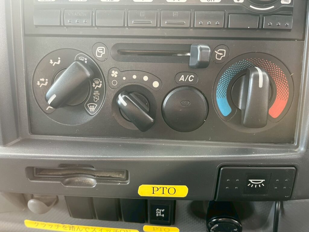 平成21年　いすゞ　フォワード　４トン４段クレーン　ロングジャッキ・フックイン・ラジコン付