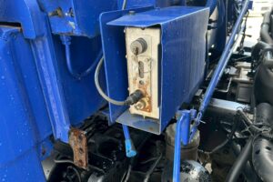 サムネイル: 平成21年　いすゞ　フォワード　４トン４段クレーン　ロングジャッキ・フックイン・ラジコン付