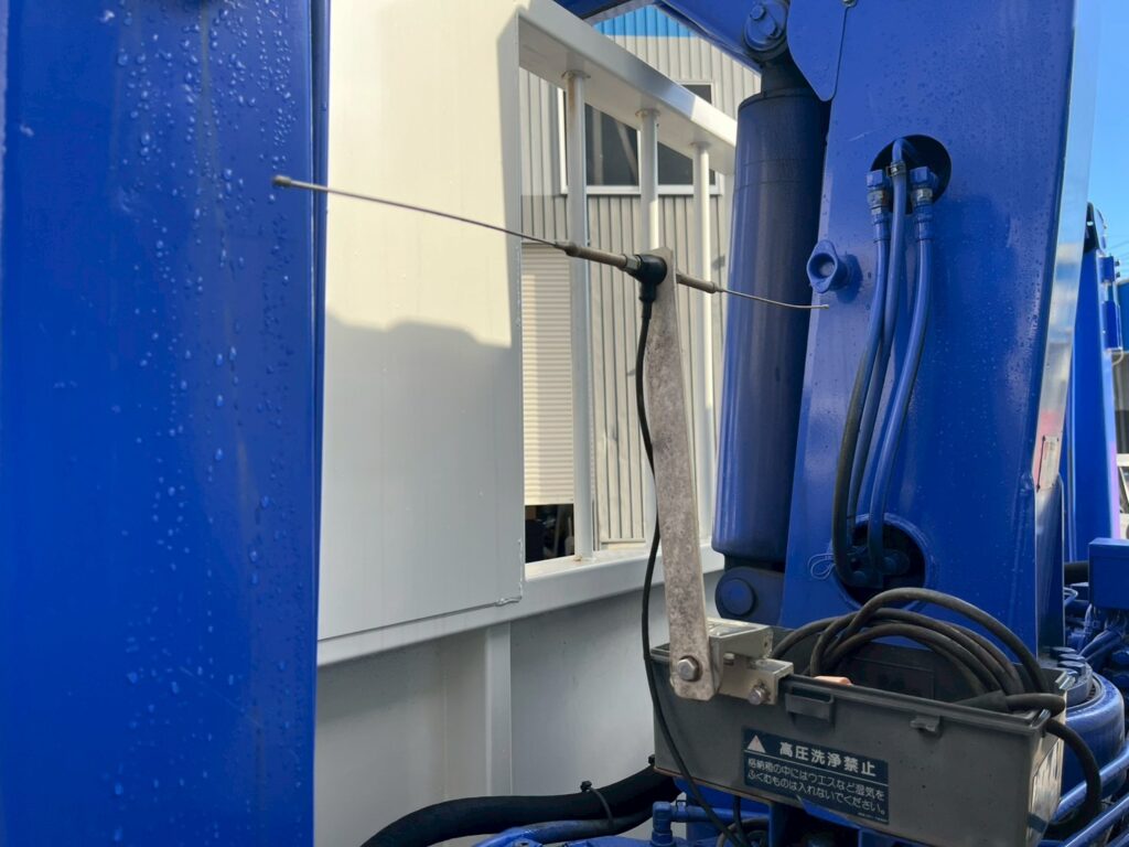 平成21年　いすゞ　フォワード　４トン４段クレーン　ロングジャッキ・フックイン・ラジコン付