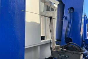 サムネイル: 平成21年　いすゞ　フォワード　４トン４段クレーン　ロングジャッキ・フックイン・ラジコン付