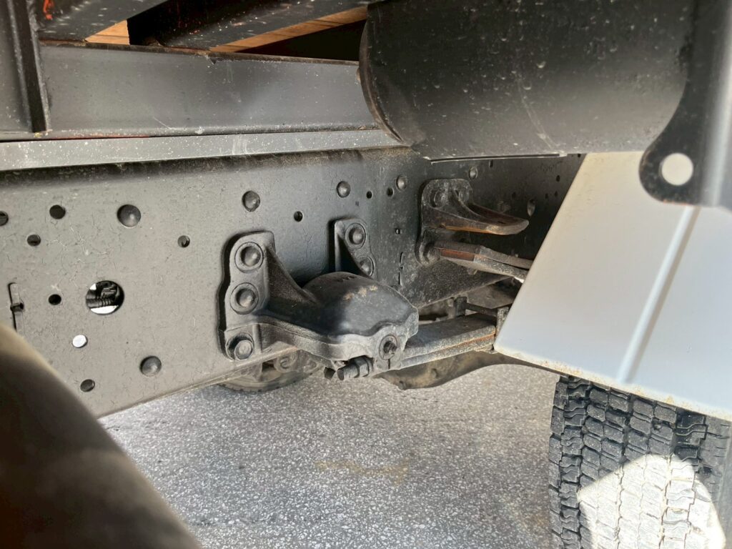 平成21年　いすゞ　フォワード　４トン４段クレーン　ロングジャッキ・フックイン・ラジコン付